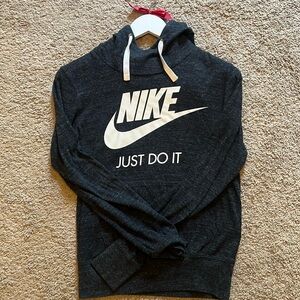 nike sweatshirt